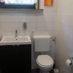 度假居 Ruhiges Mit Gemuetlicher Terrasse By Interhome *