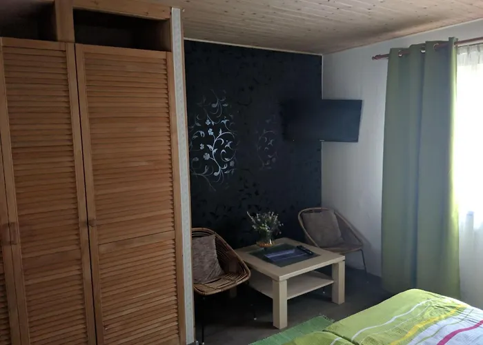 펜션 Ruhiges Mit Gemuetlicher Terrasse By Interhome